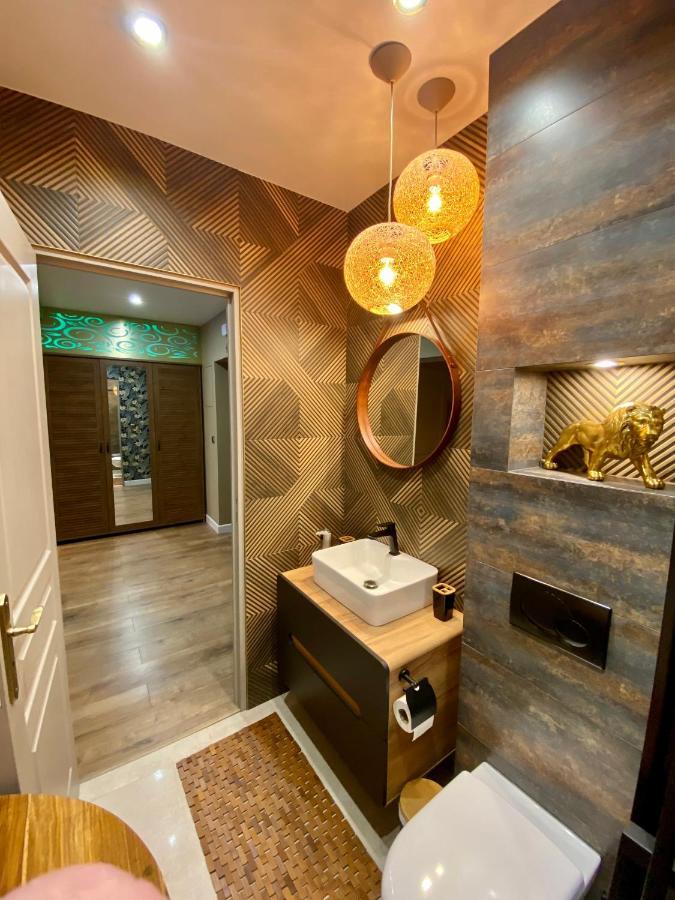 Golden Art Apartment